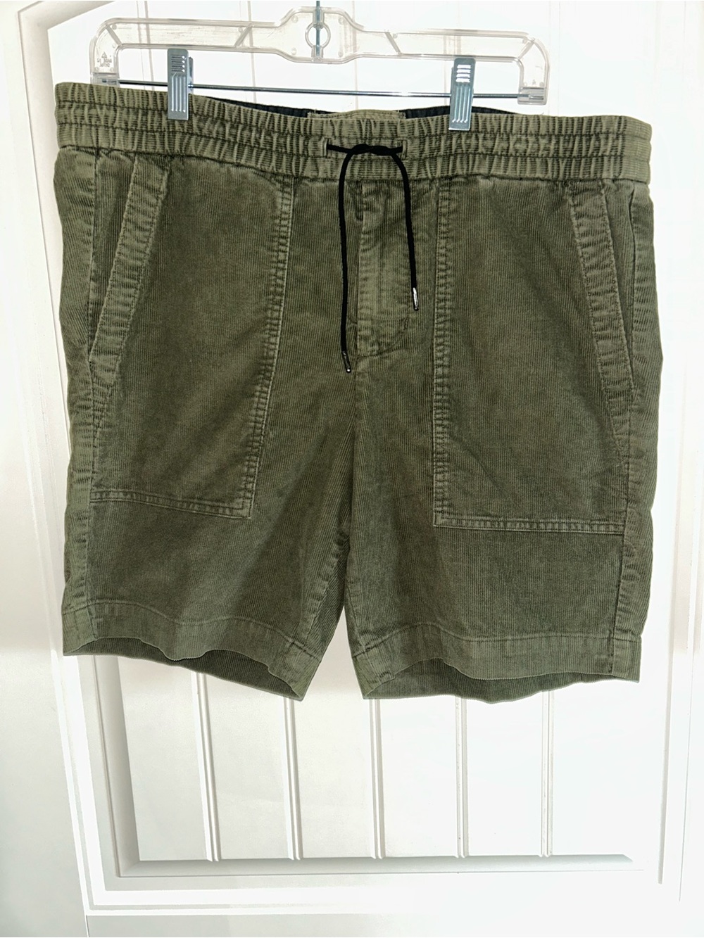 NEW Vince Men’s Corduroy Olive Drawstring Athletic Shorts Sz S